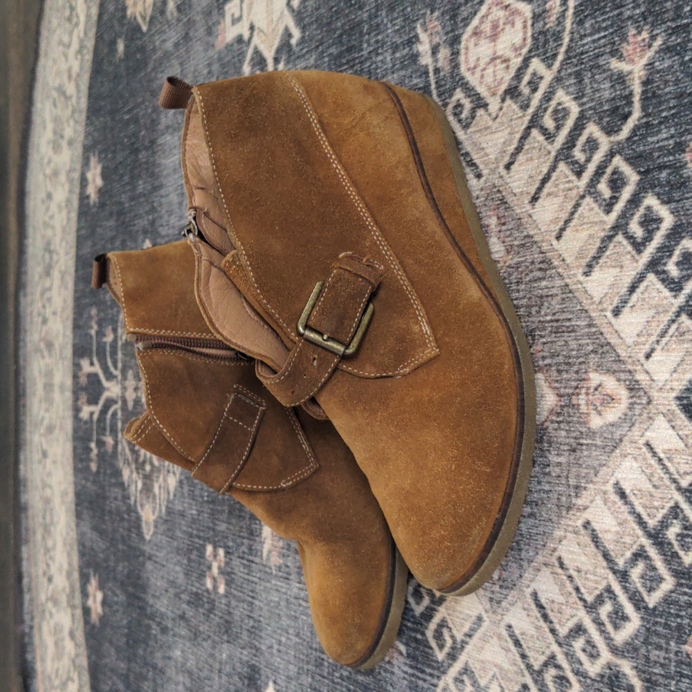 Franco Sarto 6.5 brown leather suede booties